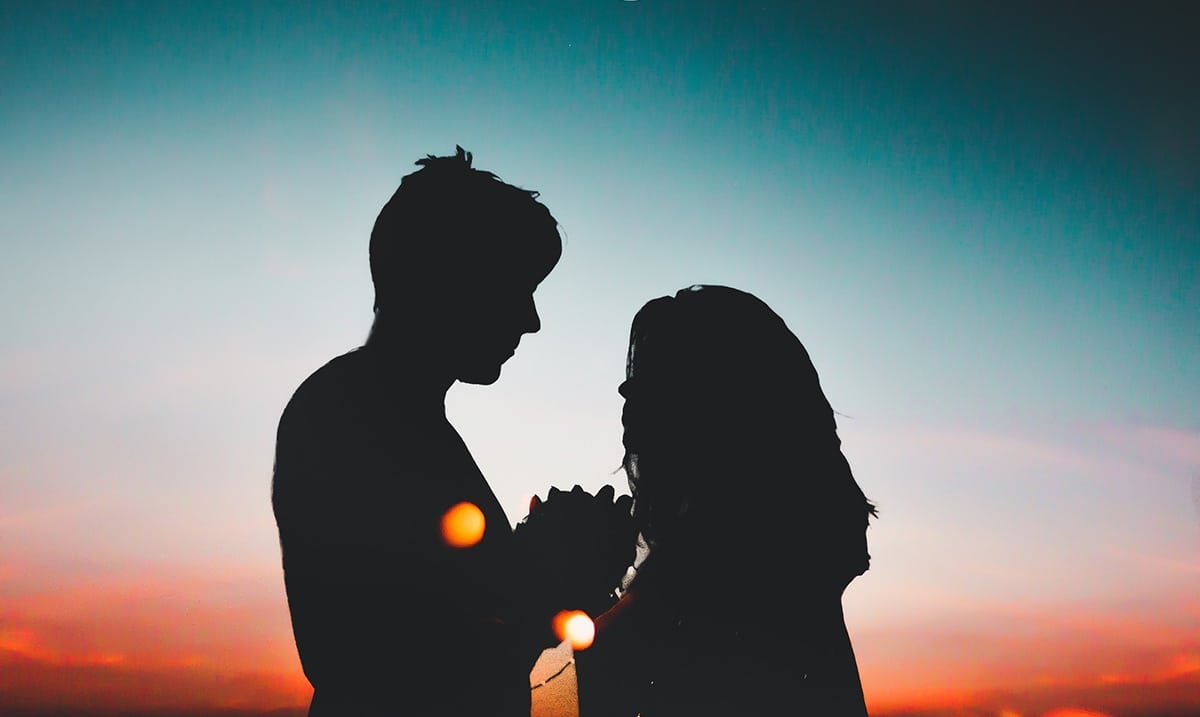 12 Signs He Is In Love With You, Even If He Doesn’t Say It