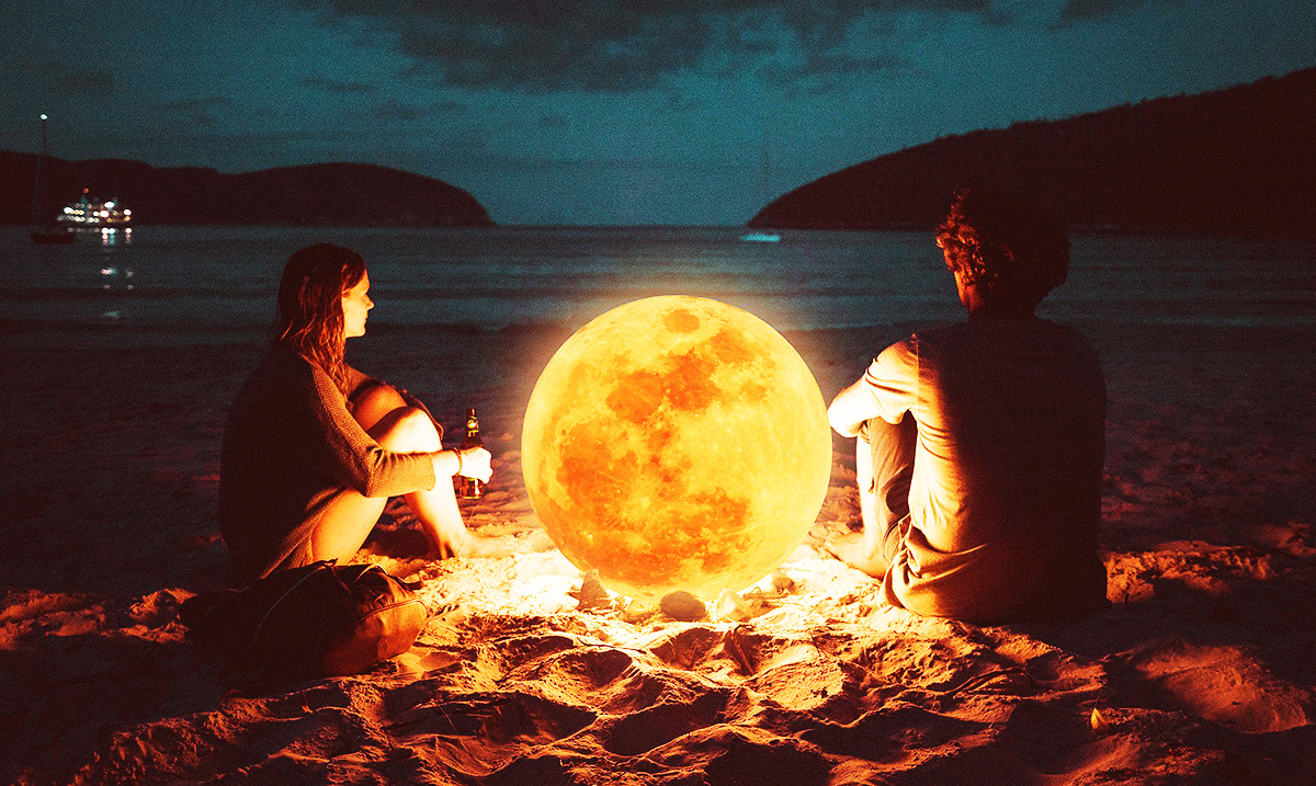 How The Moon Dramatically Affects Our Romantic Relationships