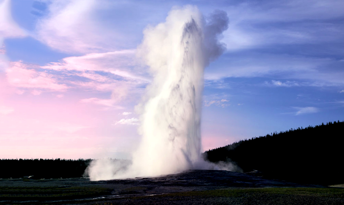 The Yellowstone Supervolcano Is Putting On An Astonishing Show Right Now And You Won’t Want To Miss It!