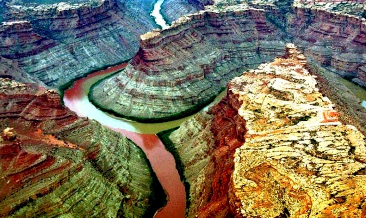 11 Mind-blowing Places On Our Planet Where Two Bodies of Water Meet