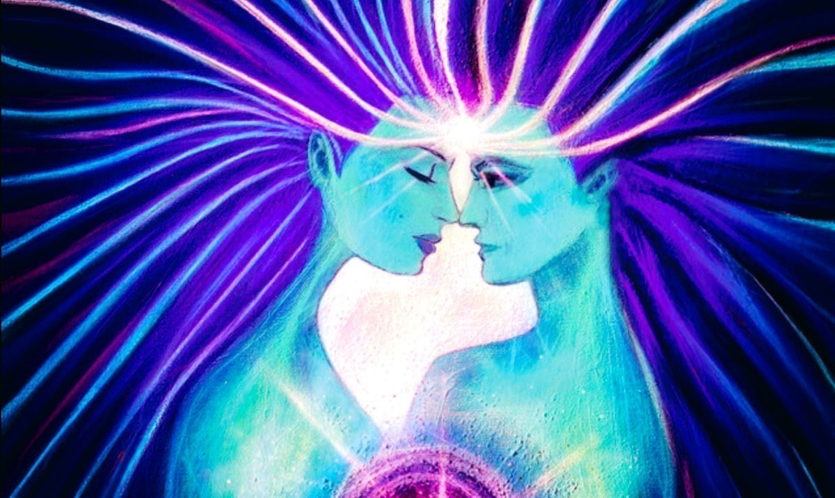 Mirrored Souls: Twin Flame Energetic Traits That Manifest As Physical Similarities