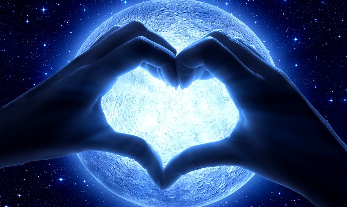 The Upcoming Super Full Moon In Libra Will Force You To Bring Focus and Clarity to Your Relationships