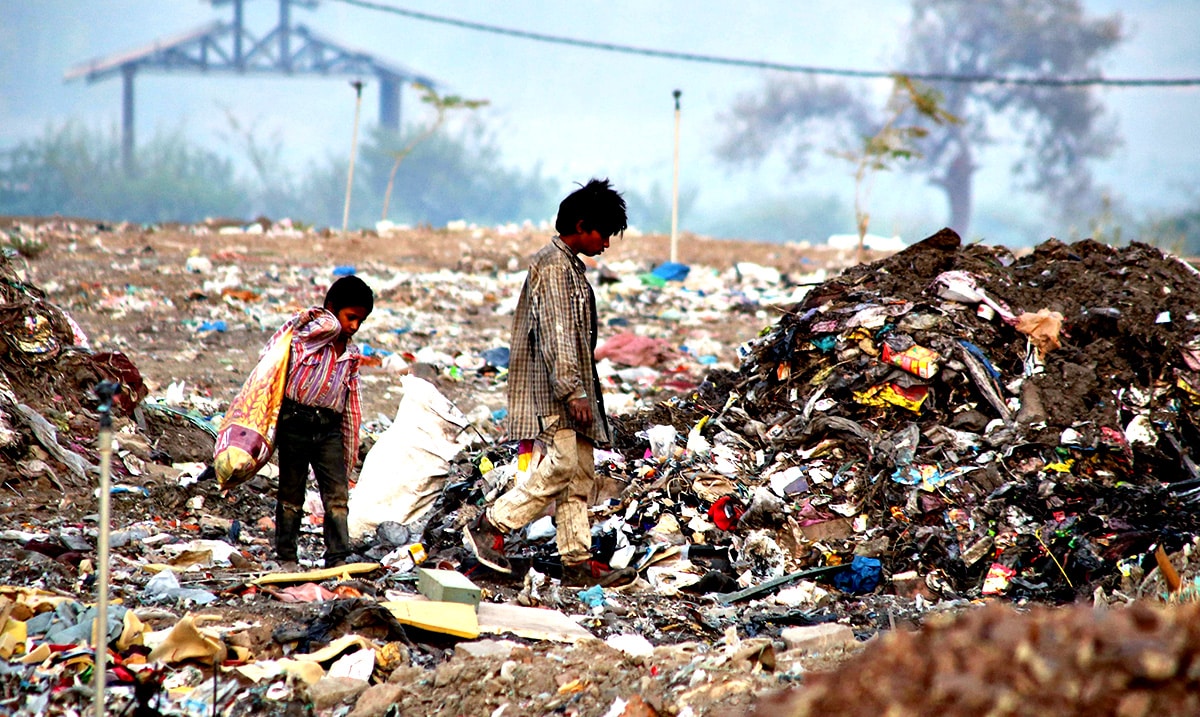 India’s Mountain Of Trash Is Growing So Quickly It Needs Warning Lights For Aircrafts