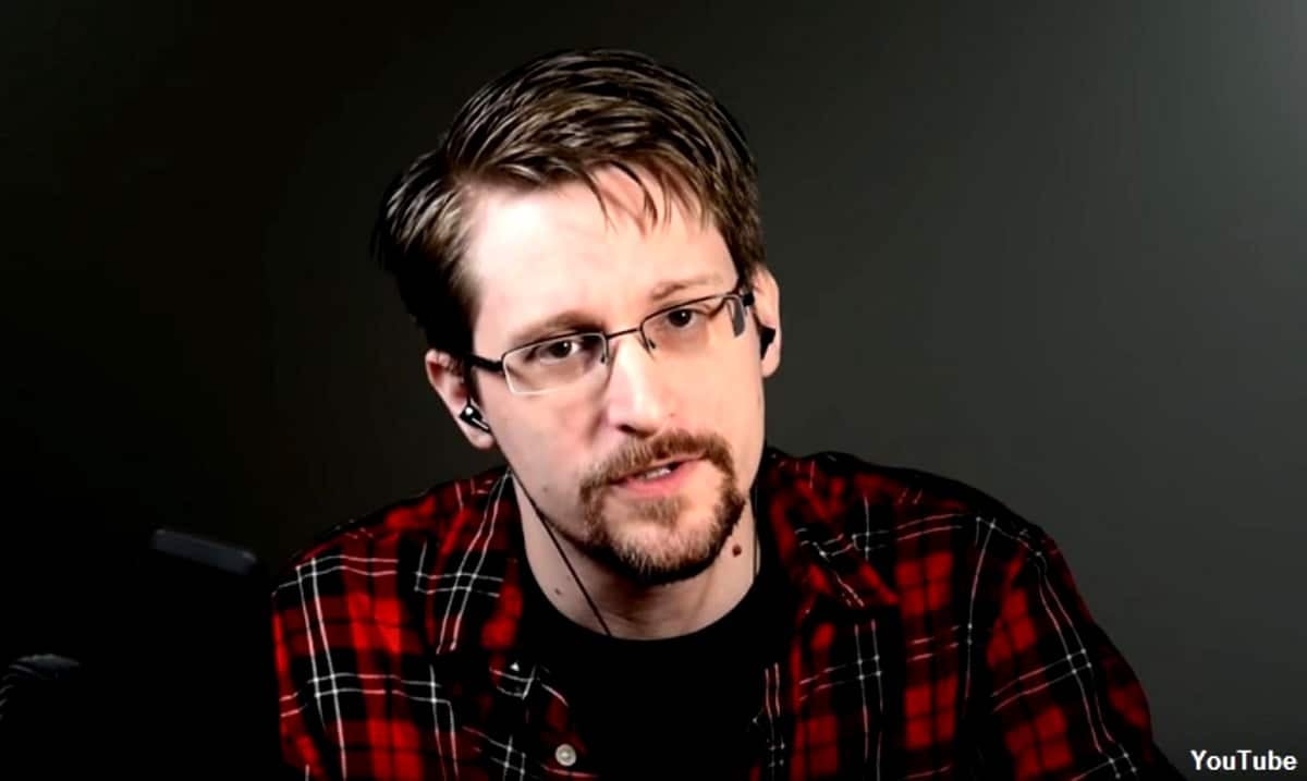 It Knows When You Sleep – Edward Snowden Explains Privacy To Joe Rogan