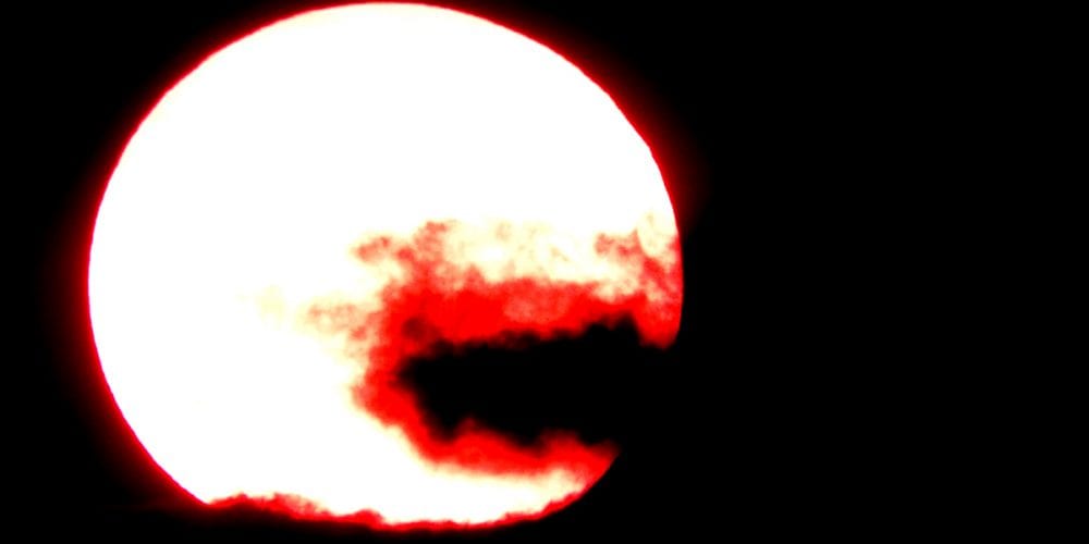 2020 Will Bring 13 Full Moons Including 2 Supermoons & Rare Halloween