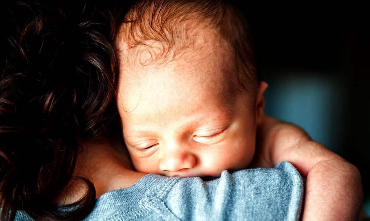CDC Recommends Separating Newborns From Moms With COVID-19