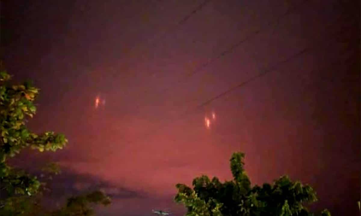 Photos And Videos Interesting Red Lights Over Mexico