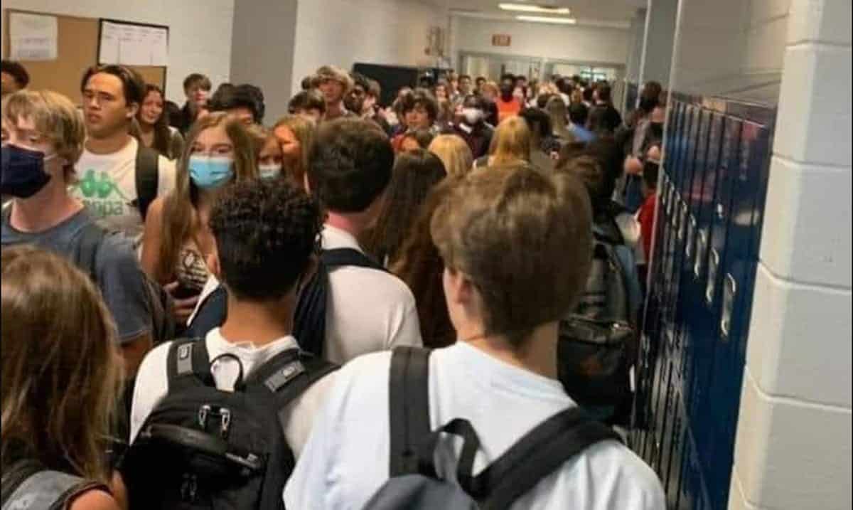 Two Georgia Students Claim They Were Suspended For Sharing Pictures Of Crowded Hallways