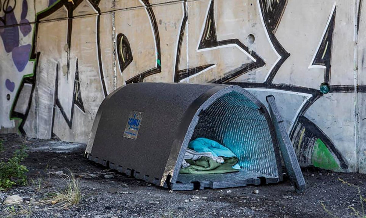 Man Invents Heat Retaining Shelters For Homeless To Keep Them From Freezing To Death During Winters