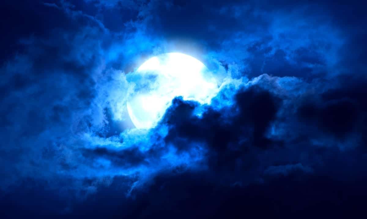 These 4 Signs Will Be Most Affected By Halloween’s Blue Full Moon