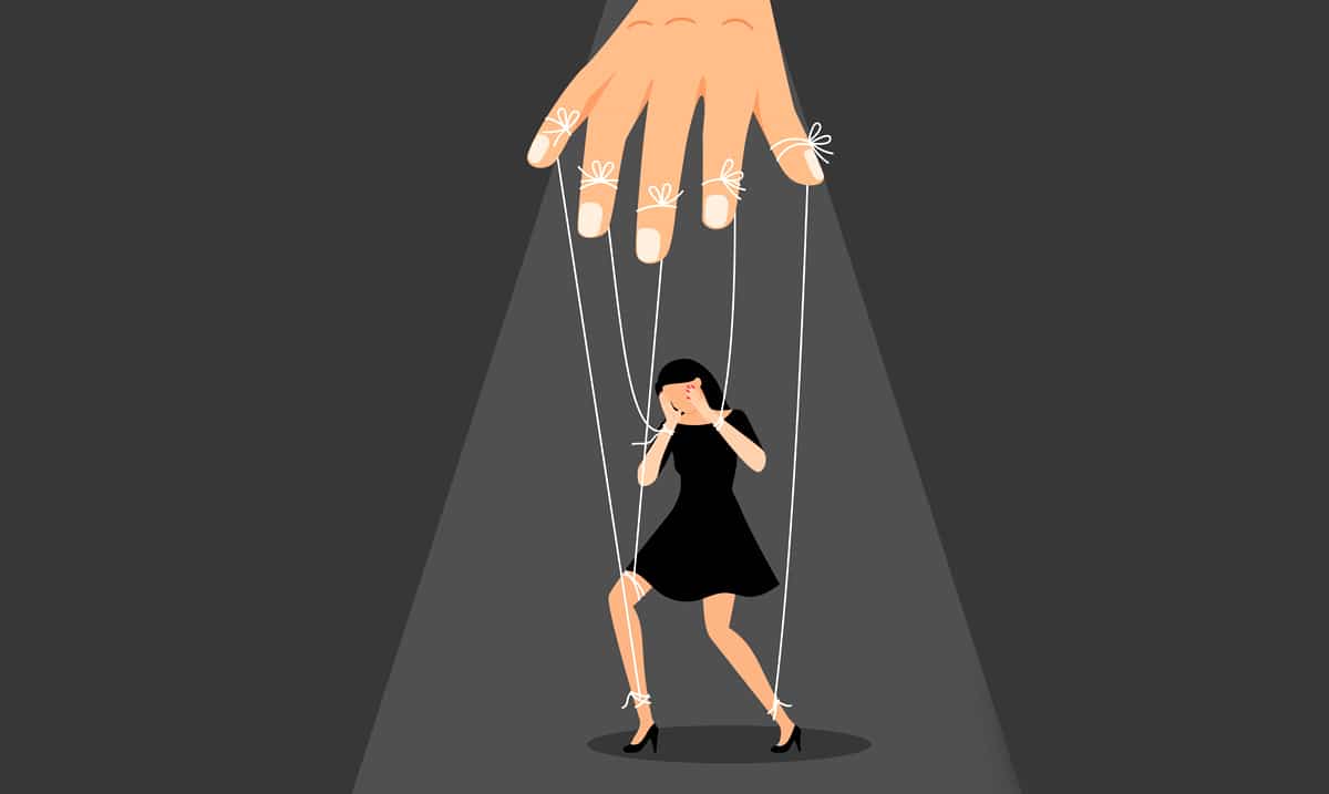 7 Unexplainable Things Narcissists Do To Have Control Over You