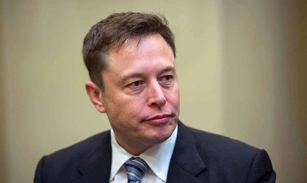 Elon Musk: “Delete Your Social Media NOW”