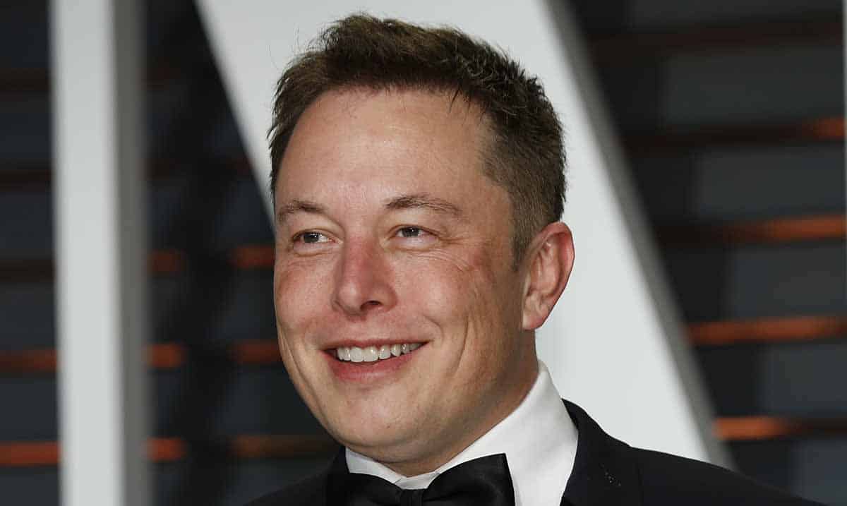 Musk, Zuckerberg, Bezos and Other Billionaires Plan to Become Immortal And This is How They Plan to Do It