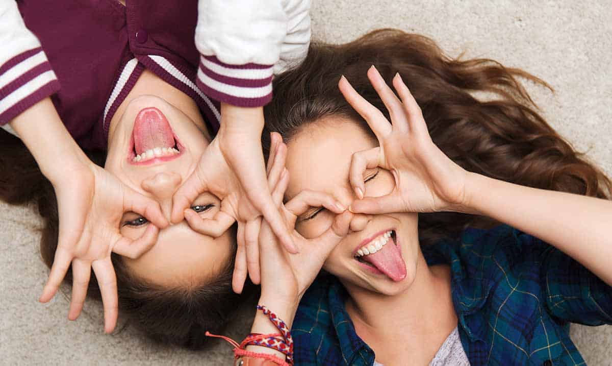 8 Ways to Encourage Your Kids to Be Friends for Life