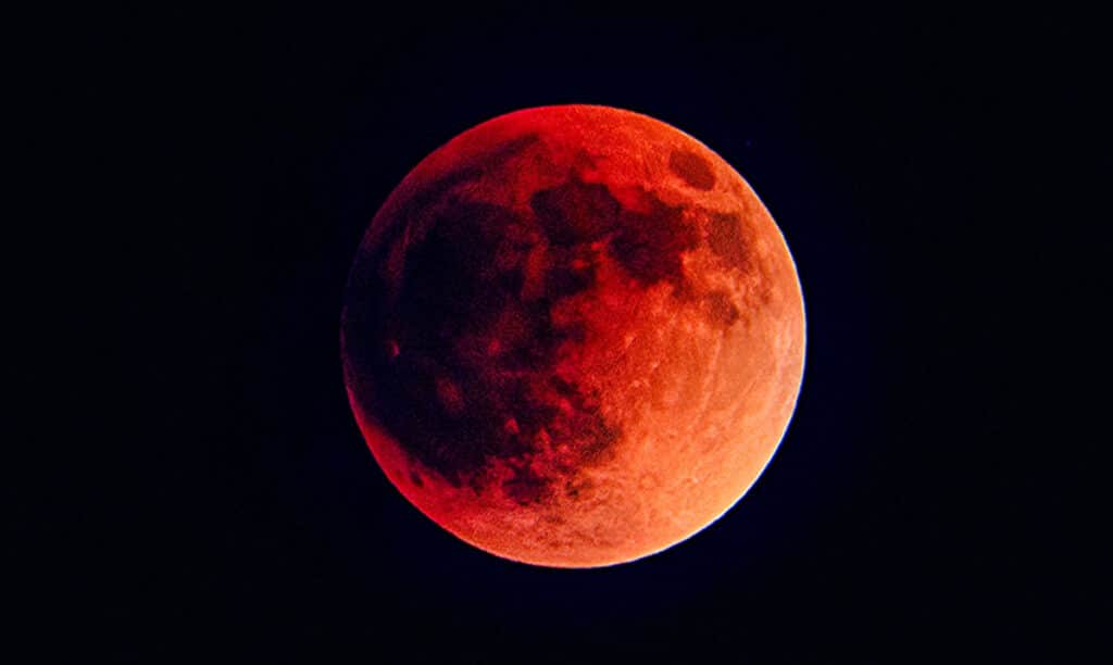 A Total Lunar Eclipse Is Coming, And It’s Really A Special One ...