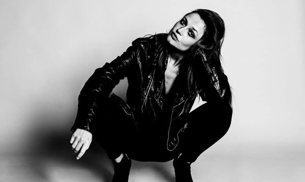 10 Reasons Why A Woman Who Wears All Black Is Not To Be Messed With