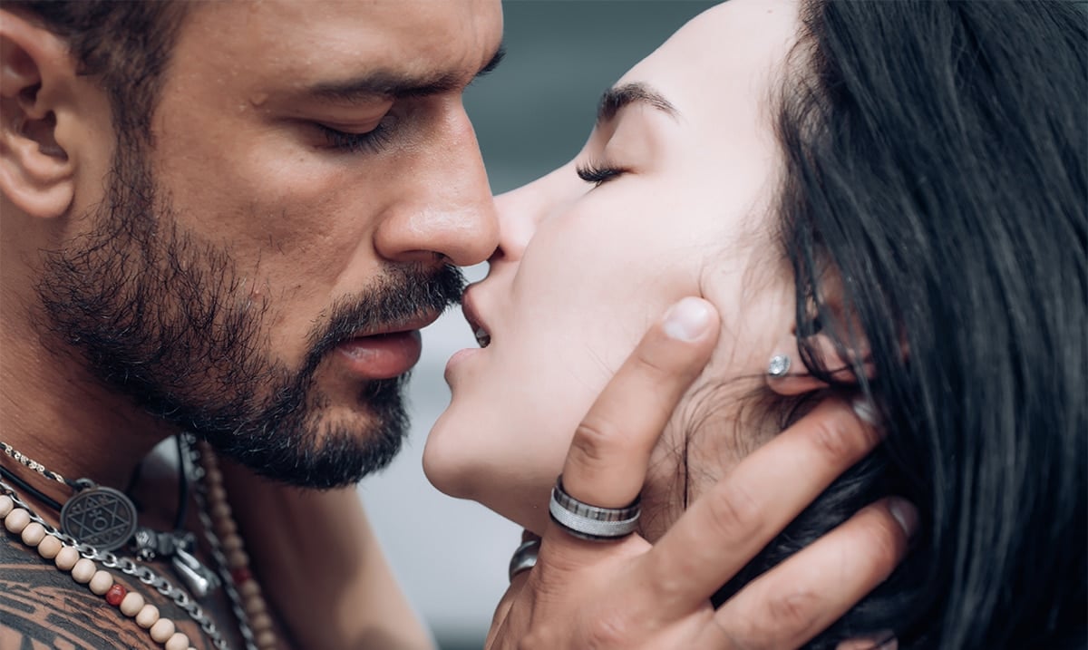 5 Ways to Make Her Crave Your Touch