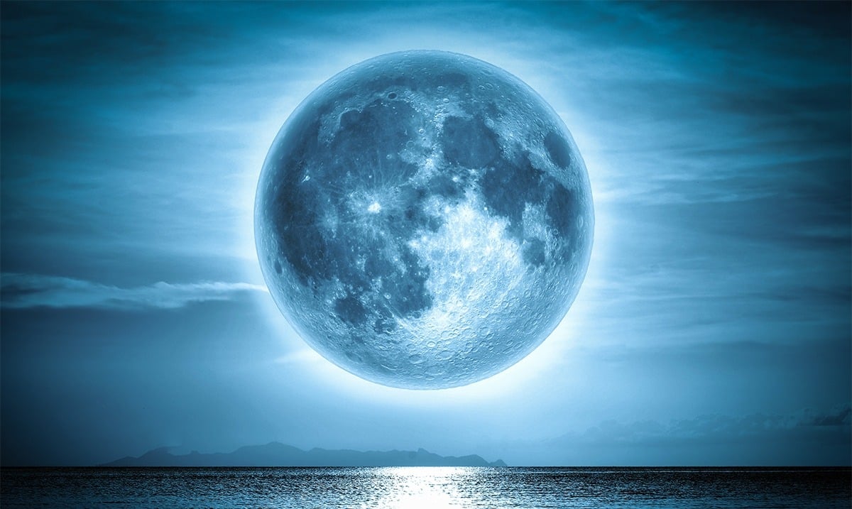 The Last Supermoon Of The Year Is Coming To Push Every Zodiac Sign Into Emotional Overdrive